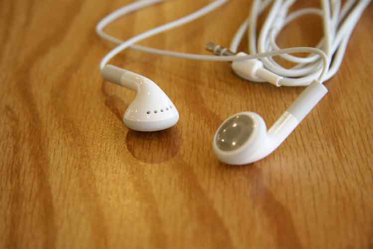 How to fix Earbuds one Side is Silent