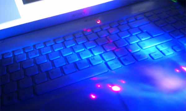 How do you use a laser keyboard