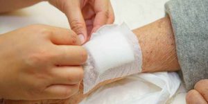 How to Properly Clean and Bandage Cuts, Scrapes and Abrasions
