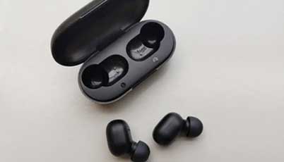 Noise-canceling active earbuds